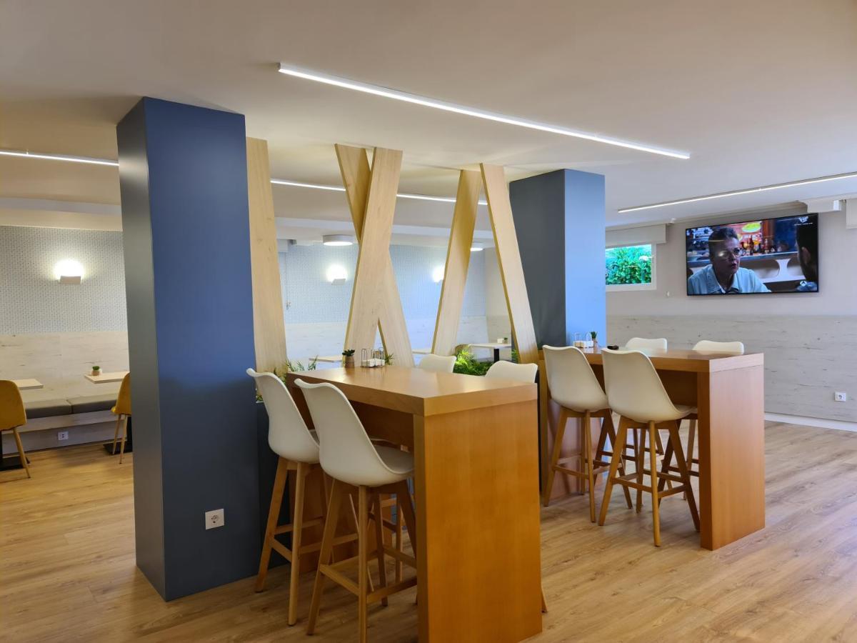 Pension Residencia Cecilia Aios Bagian luar foto