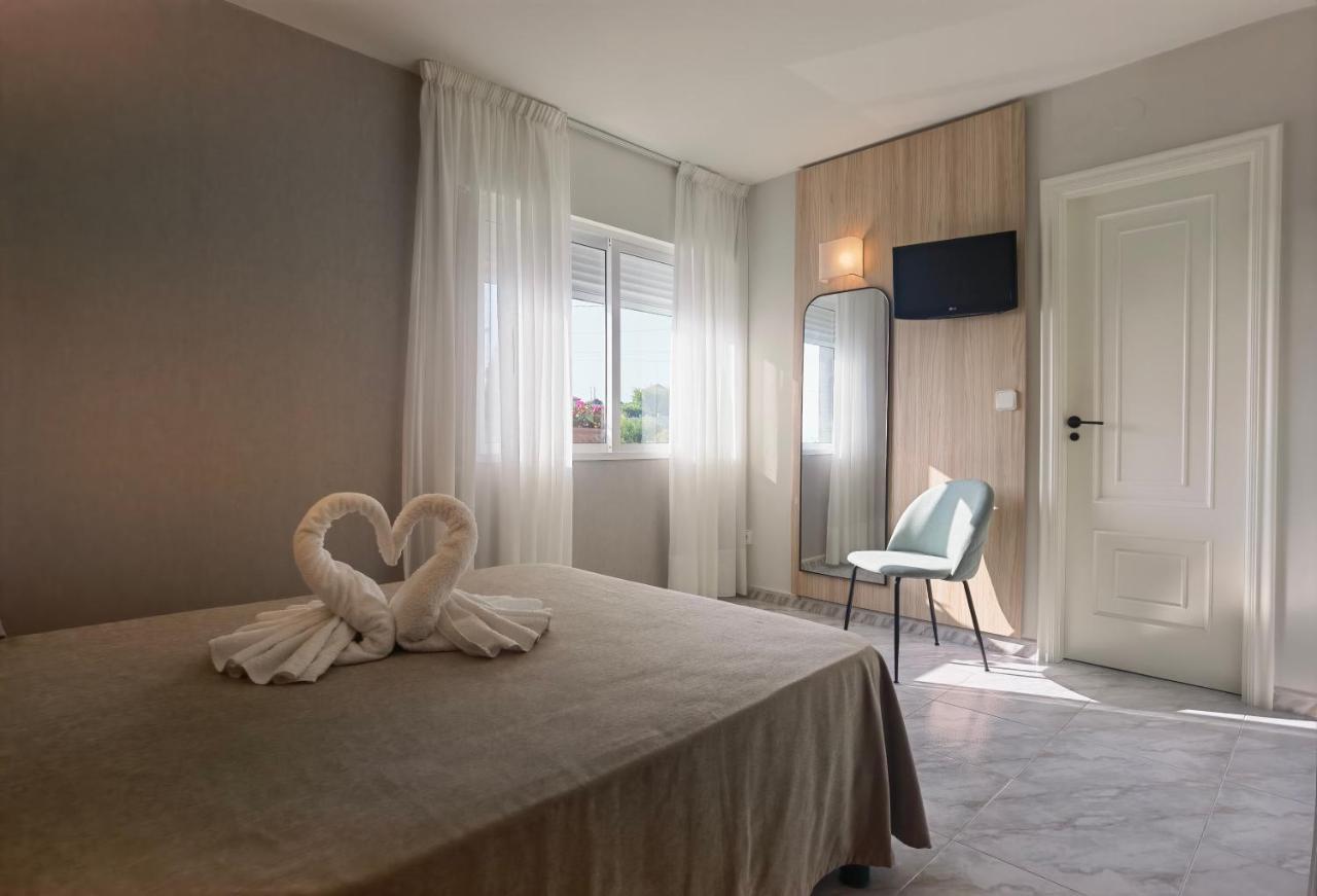 Pension Residencia Cecilia Aios Bagian luar foto