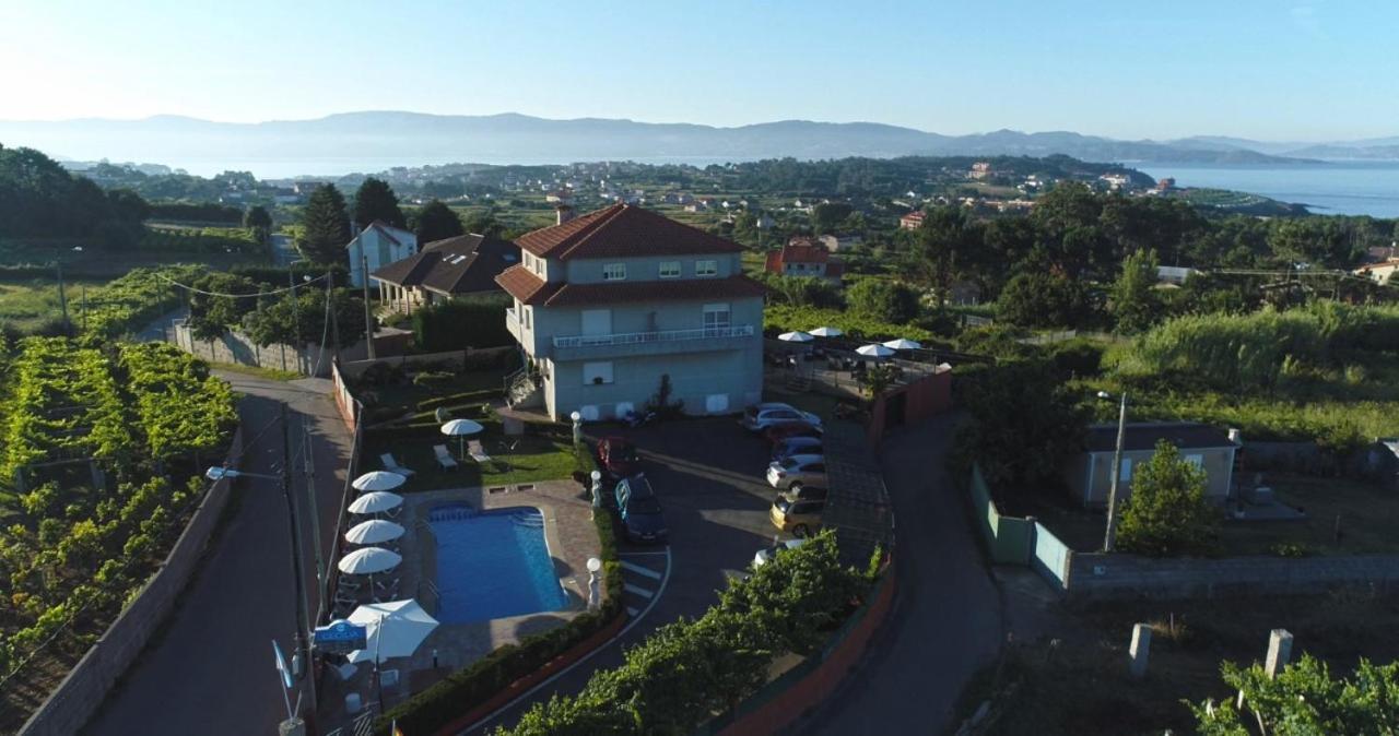 Pension Residencia Cecilia Aios Bagian luar foto