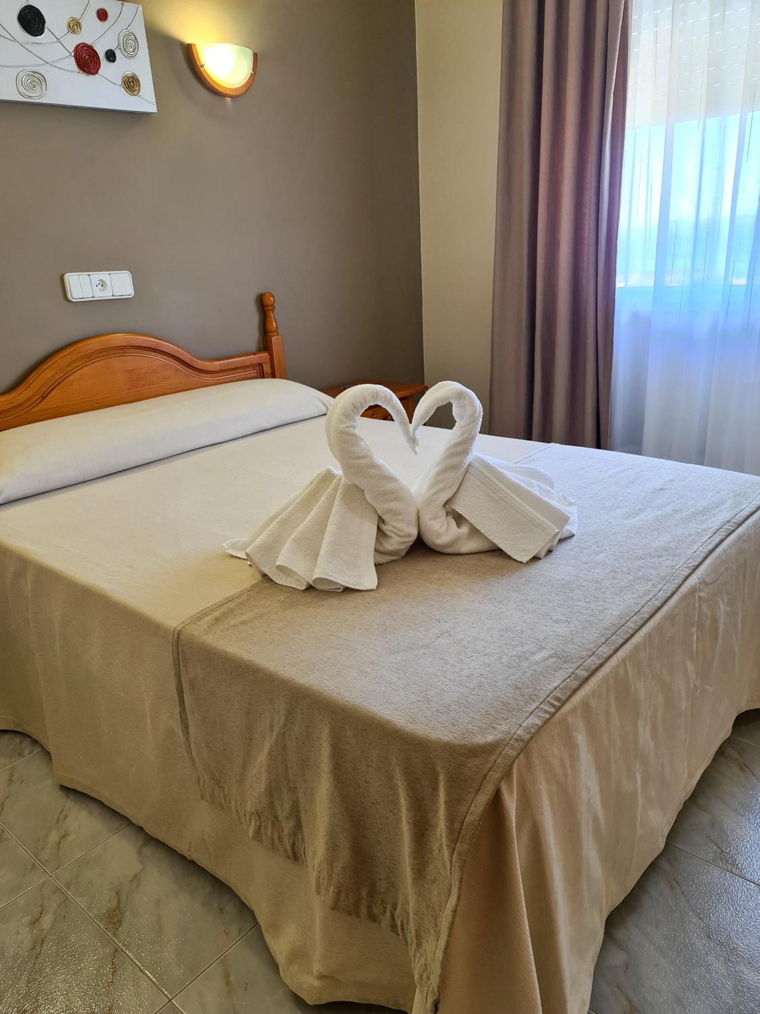 Pension Residencia Cecilia Aios Bagian luar foto